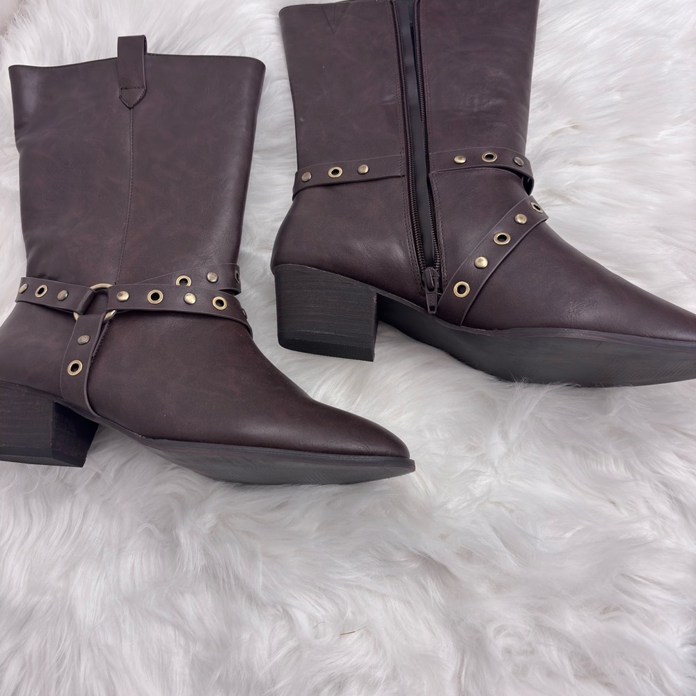 Comfortview Dark Brown Heeled Boots with Gold Accents